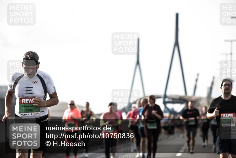 03.10.2026 - Köhlbrandbrückenlauf H.Heesch http://msf.ph/oto/10750836 03.10.2026 16:14:12 Position 3 7589 meine-sportfotos.de