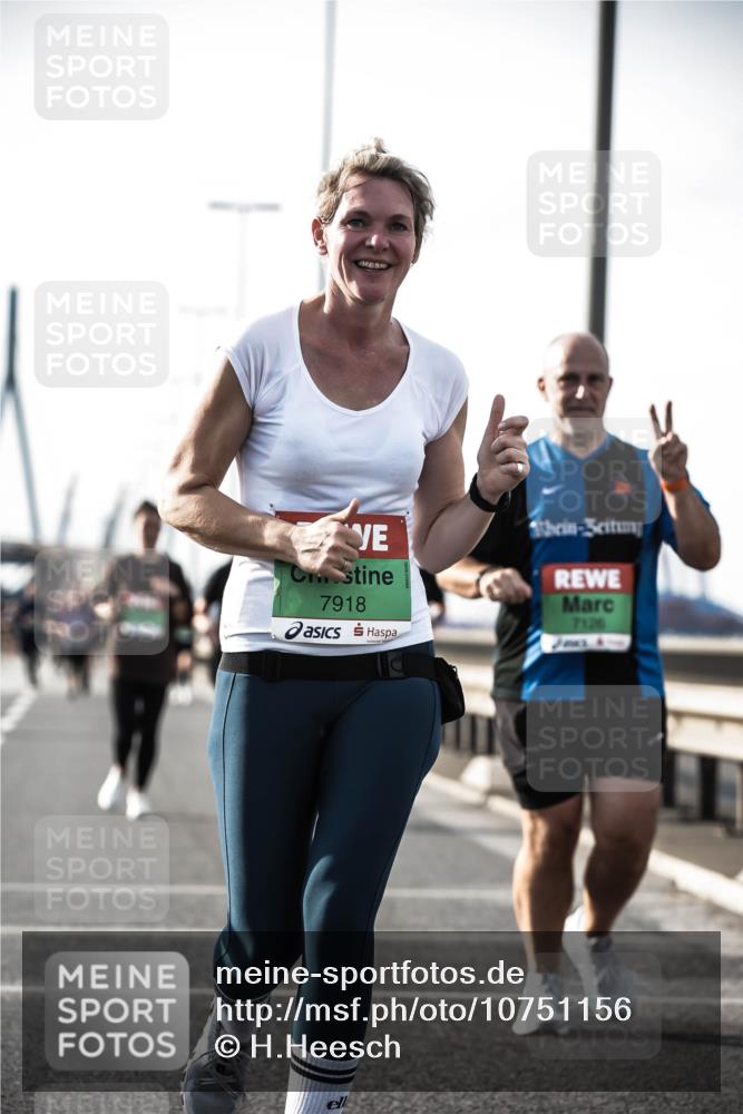 03.10.2026 - Köhlbrandbrückenlauf H.Heesch http://msf.ph/oto/10751156 03.10.2026 16:14:27 Position 3 11405, 7918, 7126 meine-sportfotos.de