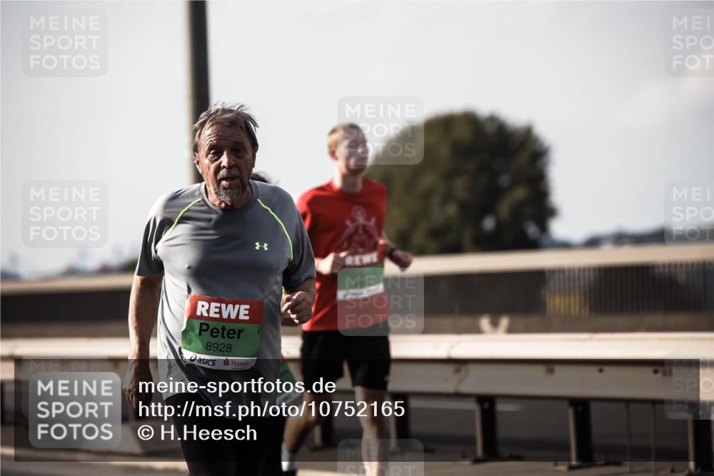 03.10.2026 - Köhlbrandbrückenlauf H.Heesch http://msf.ph/oto/10752165 03.10.2026 16:09:53 Position 3 8928 meine-sportfotos.de