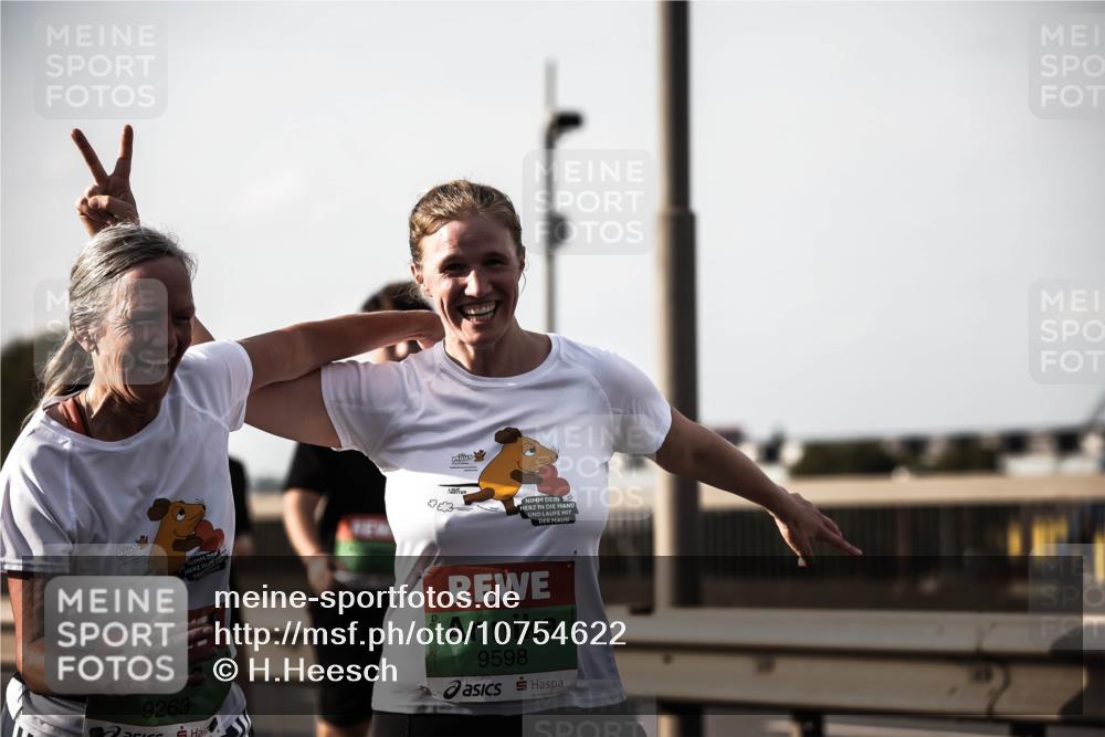 03.10.2026 - Köhlbrandbrückenlauf H.Heesch http://msf.ph/oto/10754622 03.10.2026 16:11:10 Position 3 9263, 9598 meine-sportfotos.de