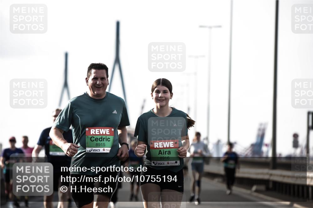 03.10.2026 - Köhlbrandbrückenlauf H.Heesch http://msf.ph/oto/10755194 03.10.2026 16:16:43 Position 3 8915, 8916 meine-sportfotos.de