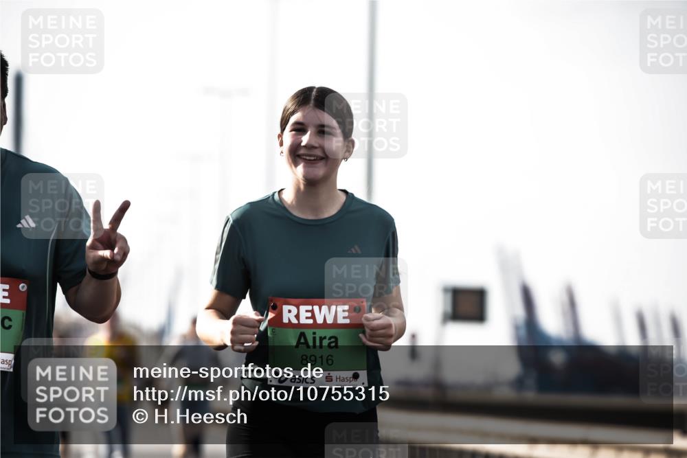 03.10.2026 - Köhlbrandbrückenlauf H.Heesch http://msf.ph/oto/10755315 03.10.2026 16:16:45 Position 3 8916 meine-sportfotos.de