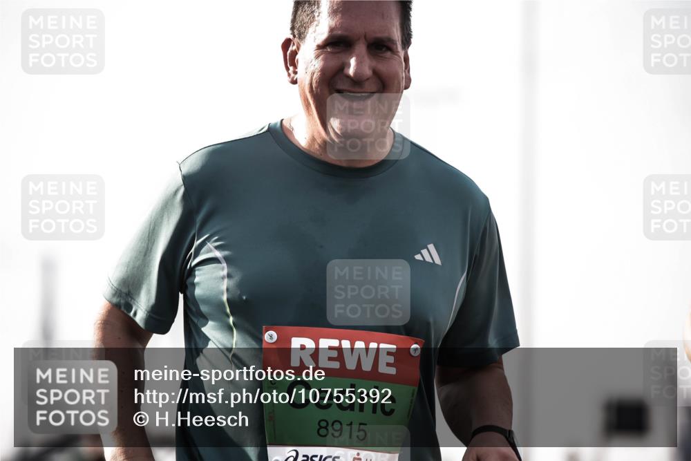03.10.2026 - Köhlbrandbrückenlauf H.Heesch http://msf.ph/oto/10755392 03.10.2026 16:16:46 Position 3 8915 meine-sportfotos.de