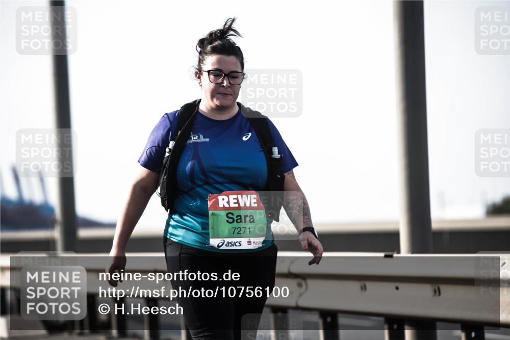 03.10.2026 - Köhlbrandbrückenlauf H.Heesch http://msf.ph/oto/10756100 03.10.2026 16:17:12 Position 3 11, 7271 meine-sportfotos.de