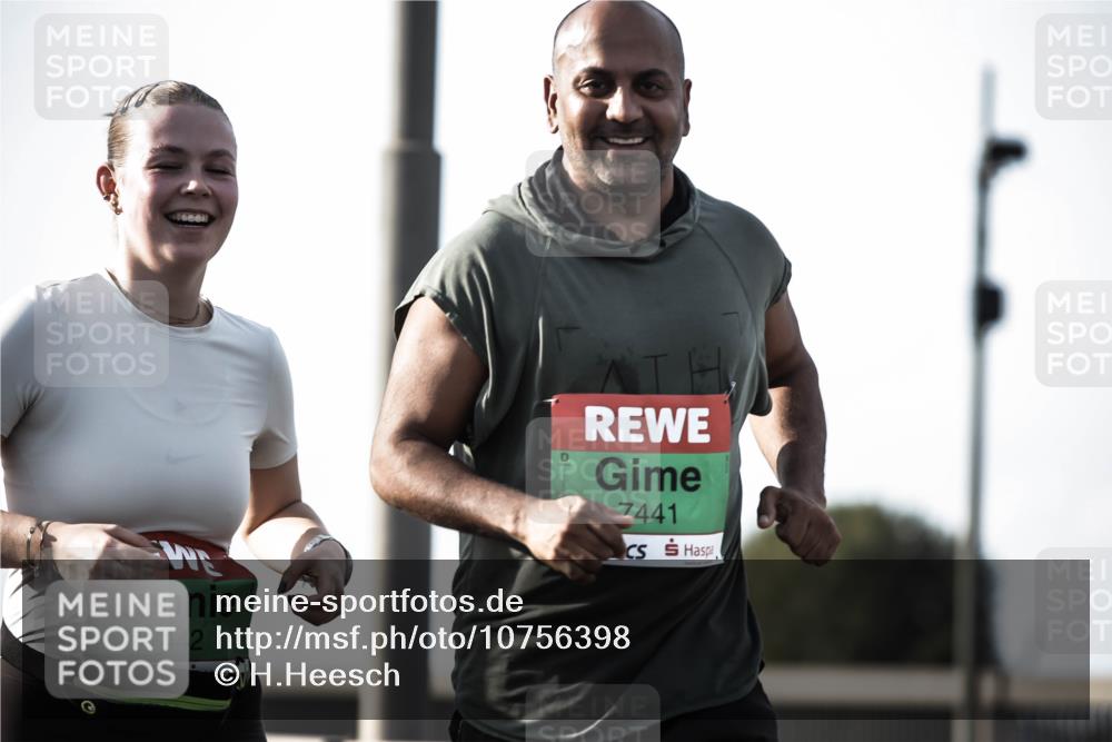 03.10.2026 - Köhlbrandbrückenlauf H.Heesch http://msf.ph/oto/10756398 03.10.2026 16:17:22 Position 3 7442, 7441 meine-sportfotos.de