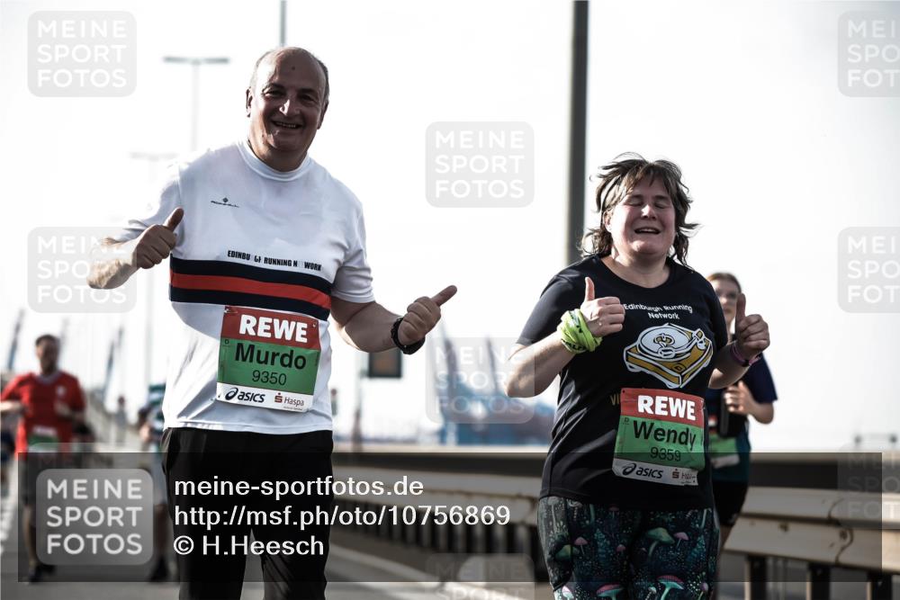 03.10.2026 - Köhlbrandbrückenlauf H.Heesch http://msf.ph/oto/10756869 03.10.2026 16:17:52 Position 3 9350, 9359 meine-sportfotos.de