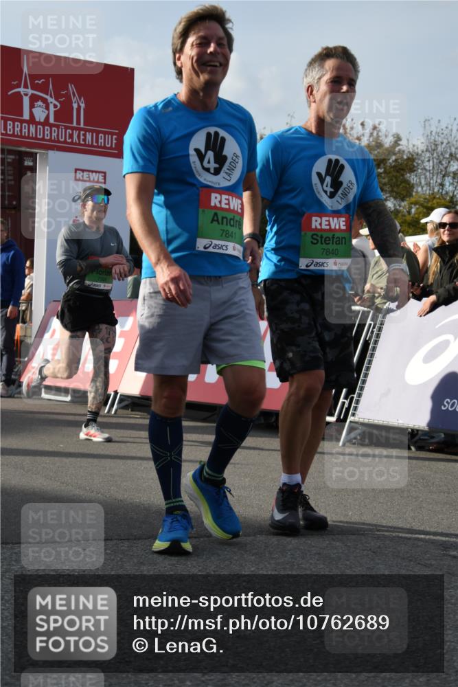 03.10.2026 - Köhlbrandbrückenlauf LenaG. http://msf.ph/oto/10762689 03.10.2026 16:09:31 Ziel 7308, 7840, 7841, 8003, 8253, 8268, 8513, 8550, 8714, 8827, 8868, 8962, 9169 meine-sportfotos.de