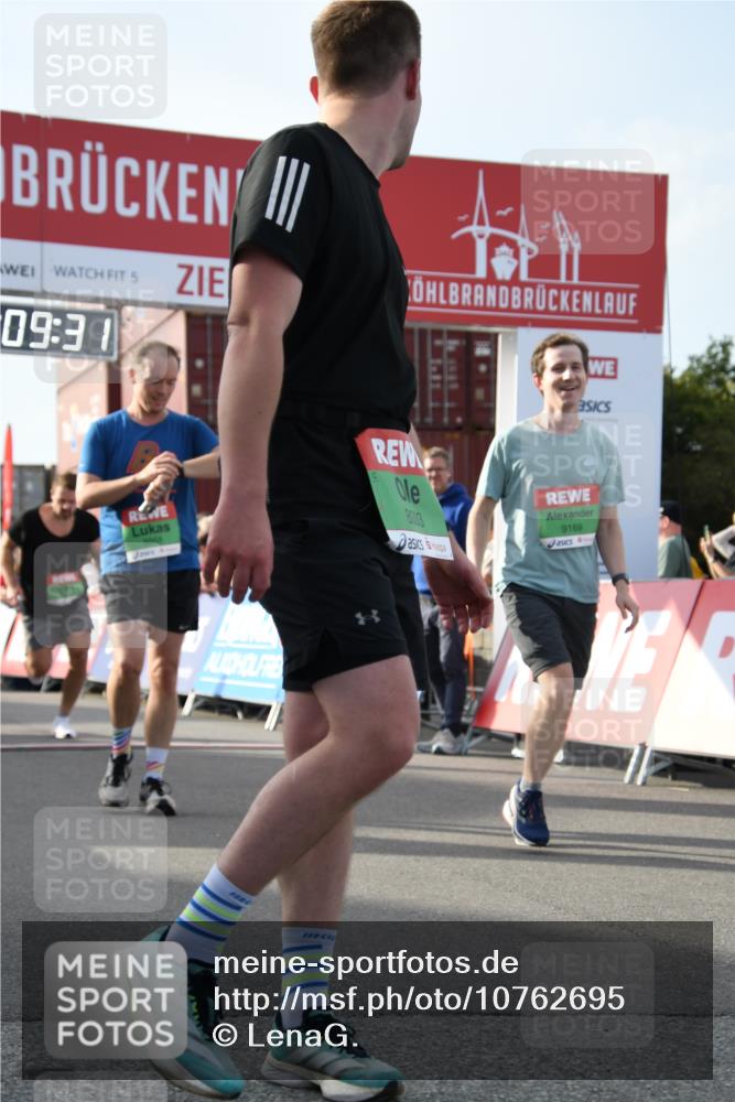03.10.2026 - Köhlbrandbrückenlauf LenaG. http://msf.ph/oto/10762695 03.10.2026 16:09:32 Ziel 7308, 7840, 7841, 8003, 8268, 8513, 8550, 8618, 8714, 8827, 8868, 8962, 9169 meine-sportfotos.de
