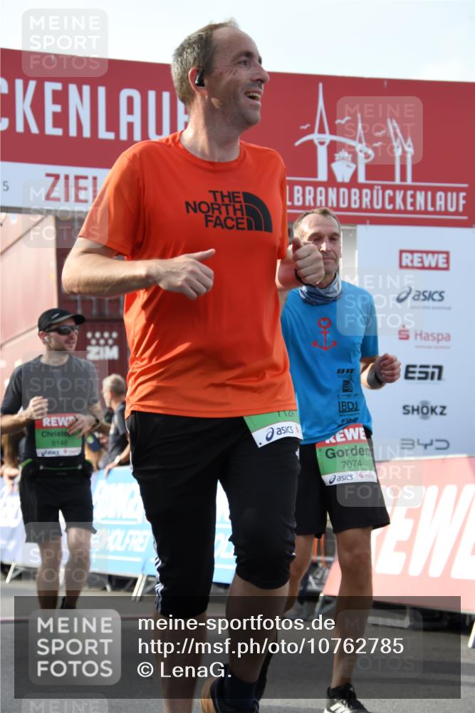 03.10.2026 - Köhlbrandbrückenlauf LenaG. http://msf.ph/oto/10762785 03.10.2026 16:09:52 Ziel 7074, 7124, 7582, 7598, 8148, 8249, 8347, 8359, 8542 meine-sportfotos.de