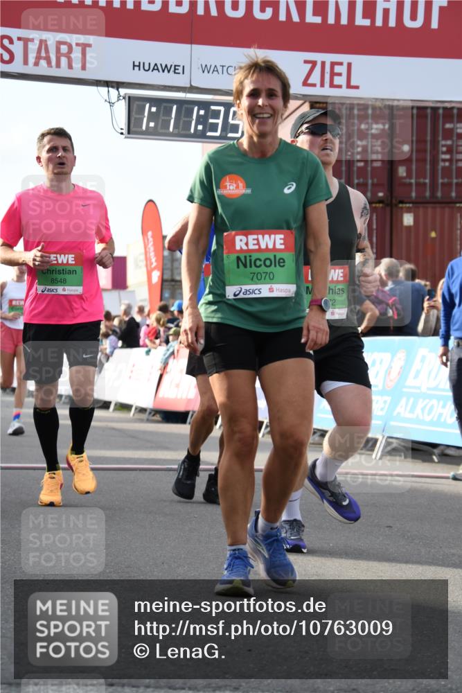 03.10.2026 - Köhlbrandbrückenlauf LenaG. http://msf.ph/oto/10763009 03.10.2026 16:11:36 Ziel 7070, 7500, 7772, 8434, 8464, 8548, 8814, 9041, 9756 meine-sportfotos.de