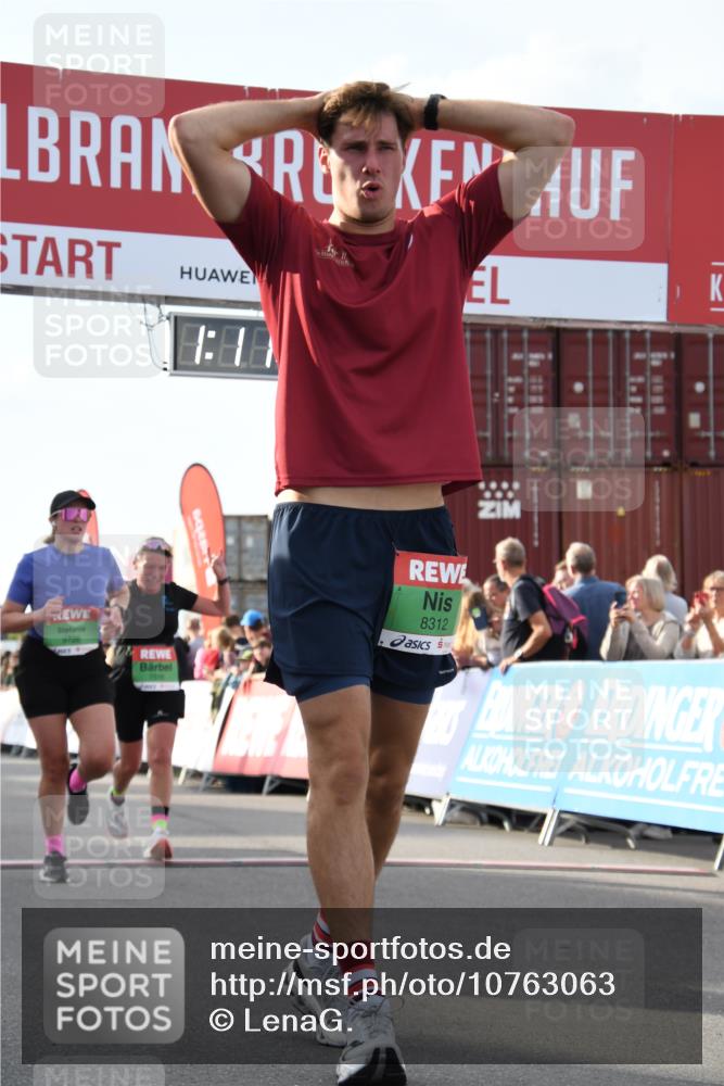 03.10.2026 - Köhlbrandbrückenlauf LenaG. http://msf.ph/oto/10763063 03.10.2026 16:11:47 Ziel 7113, 7516, 8312, 8411, 8434, 8475, 9726 meine-sportfotos.de