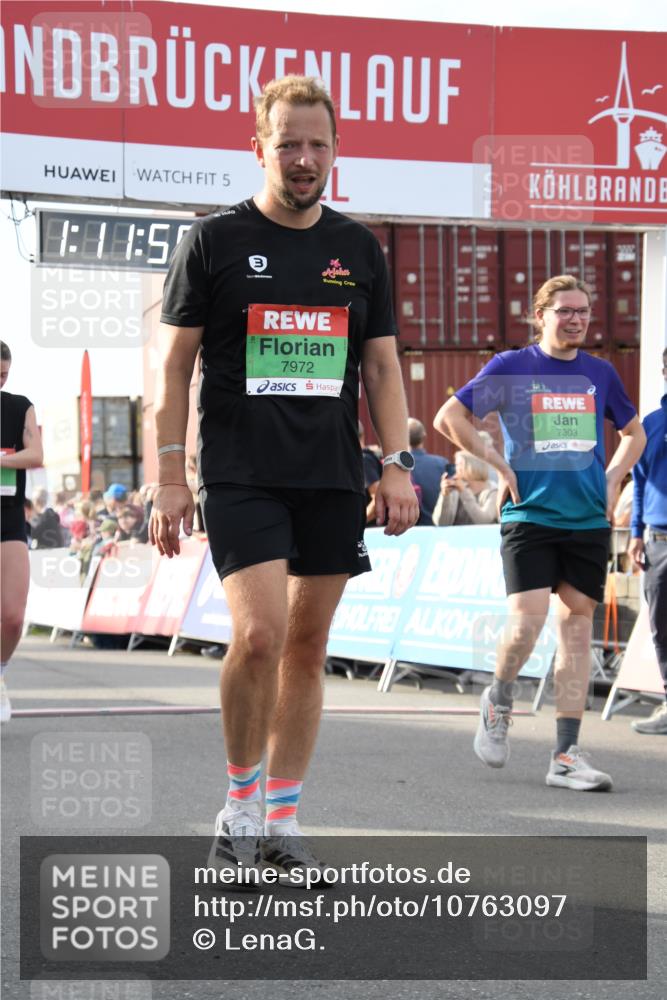 03.10.2026 - Köhlbrandbrückenlauf LenaG. http://msf.ph/oto/10763097 03.10.2026 16:11:55 Ziel 7303, 7516, 7972, 8331, 8680, 9726, 9755 meine-sportfotos.de