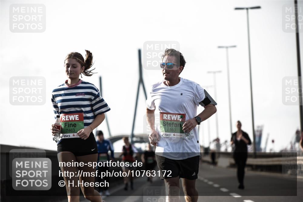 03.10.2026 - Köhlbrandbrückenlauf H.Heesch http://msf.ph/oto/10763172 03.10.2026 16:22:47 Position 3 7463, 7460 meine-sportfotos.de
