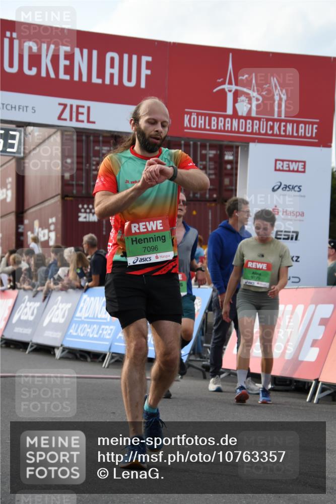 03.10.2026 - Köhlbrandbrückenlauf LenaG. http://msf.ph/oto/10763357 03.10.2026 16:13:54 Ziel 7096, 7278, 7687, 9326 meine-sportfotos.de
