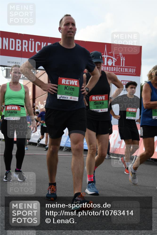 03.10.2026 - Köhlbrandbrückenlauf LenaG. http://msf.ph/oto/10763414 03.10.2026 16:15:38 Ziel 7071, 7318, 7349, 7440, 7512, 7513, 0000, 7600, 7616, 8167, 8294, 8598, 8626, 8627, 8637, 8642, 8679, 8744, 9115, 9142 meine-sportfotos.de
