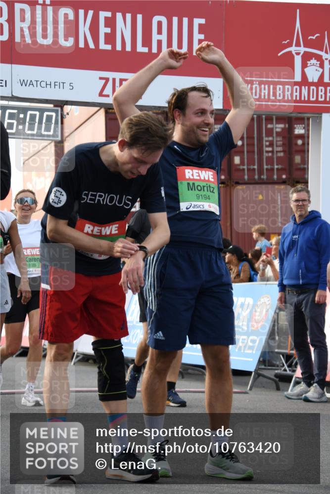03.10.2026 - Köhlbrandbrückenlauf LenaG. http://msf.ph/oto/10763420 03.10.2026 16:16:01 Ziel 7003, 7239, 7286, 7683, 7781, 7792, 7989, 8116, 8307, 8555, 8606, 8693, 8908, 8951, 8988, 9194, 9557, 9728, 9819 meine-sportfotos.de