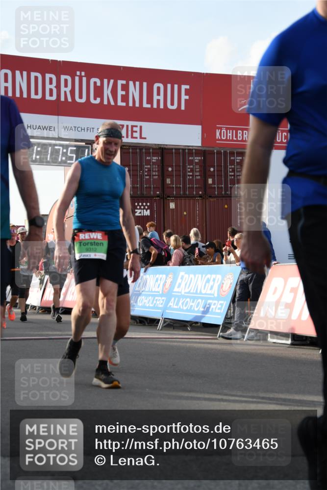 03.10.2026 - Köhlbrandbrückenlauf LenaG. http://msf.ph/oto/10763465 03.10.2026 16:17:51 Ziel 7078, 7170, 7424, 7425, 8367, 8476, 8612, 8636, 8776, 8810, 8856, 8985, 9312 meine-sportfotos.de