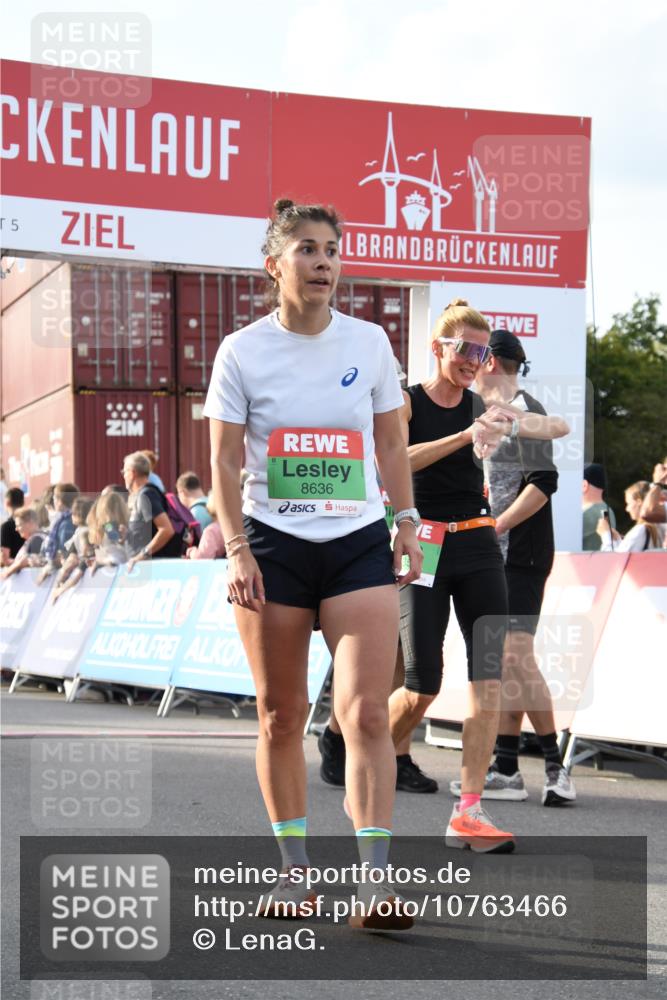 03.10.2026 - Köhlbrandbrückenlauf LenaG. http://msf.ph/oto/10763466 03.10.2026 16:17:56 Ziel 7170, 7775, 8367, 8521, 8612, 8636, 8776, 8985, 9312 meine-sportfotos.de