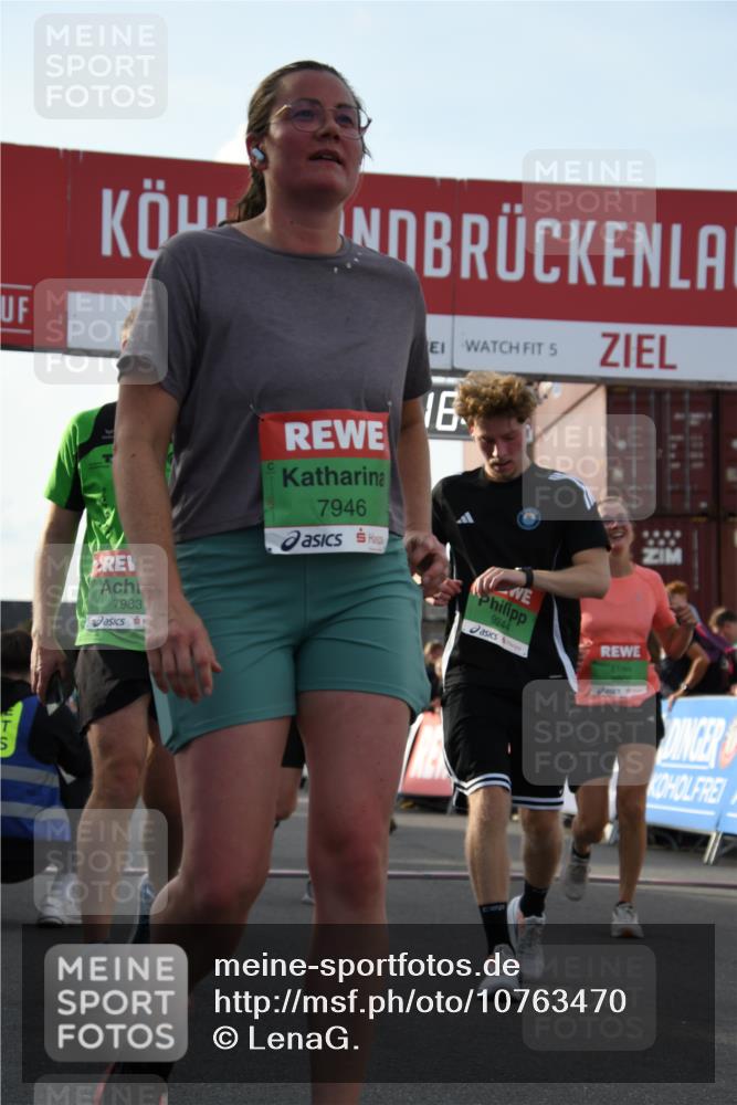 03.10.2026 - Köhlbrandbrückenlauf LenaG. http://msf.ph/oto/10763470 03.10.2026 16:18:05 Ziel 7153, 7775, 7785, 7946, 7983, 8521, 8893, 9244, 9470, 9802 meine-sportfotos.de