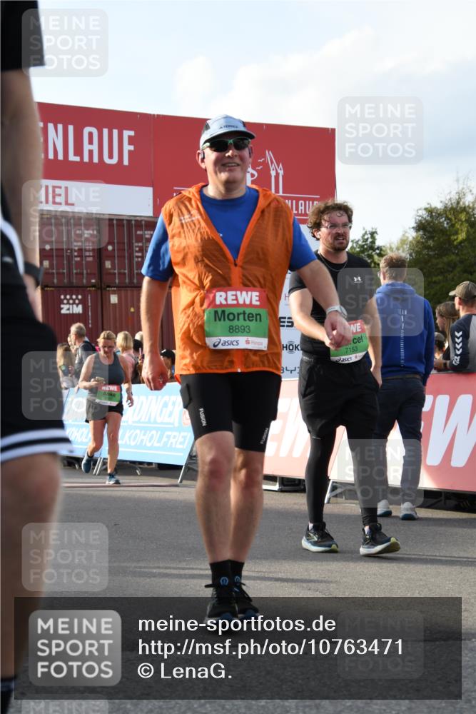 03.10.2026 - Köhlbrandbrückenlauf LenaG. http://msf.ph/oto/10763471 03.10.2026 16:18:12 Ziel 7153, 7265, 7983, 7991, 8355, 8738, 8893, 9244, 9470, 9802 meine-sportfotos.de