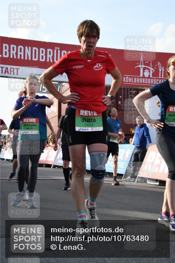 03.10.2026 - Köhlbrandbrückenlauf LenaG. http://msf.ph/oto/10763480 03.10.2026 16:19:12 Ziel 7154, 7155, 7188, 7423, 7532, 7639, 7640, 8108, 8553, 8703, 8879, 8914, 9080, 9150, 9536 meine-sportfotos.de