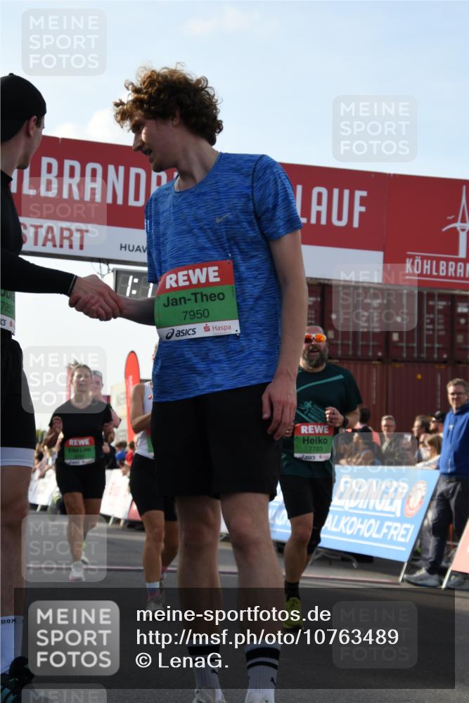03.10.2026 - Köhlbrandbrückenlauf LenaG. http://msf.ph/oto/10763489 03.10.2026 16:19:42 Ziel 7634, 7782, 7783, 7950, 7953, 8005, 8468, 8950, 9192, 9373, 9490, 9669 meine-sportfotos.de