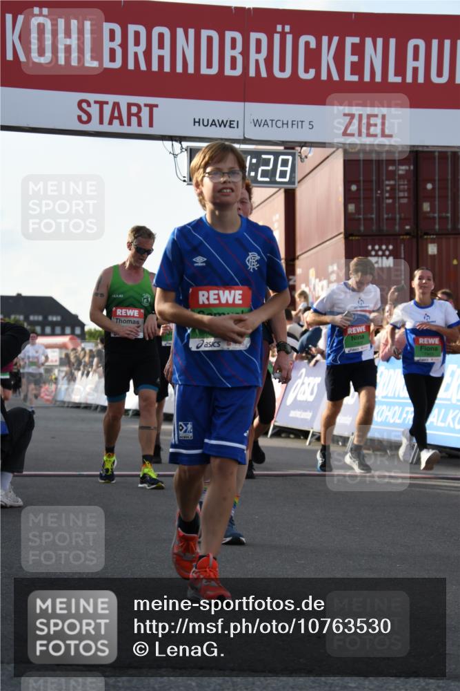 03.10.2026 - Köhlbrandbrückenlauf LenaG. http://msf.ph/oto/10763530 03.10.2026 16:21:28 Ziel 4109, 7302, 7341, 7773, 7902, 7903, 8015, 8535, 8546, 8806, 8812, 8821, 8849, 9188 meine-sportfotos.de