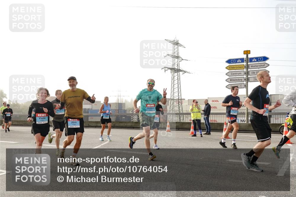 03.10.2026 - Köhlbrandbrückenlauf Michael Burmester http://msf.ph/oto/10764054 03.10.2026 09:15:58 Position 3 1591, 1590, 3 meine-sportfotos.de