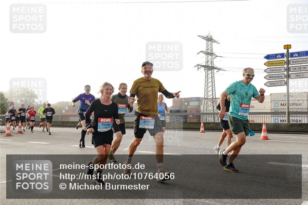 03.10.2026 - Köhlbrandbrückenlauf Michael Burmester http://msf.ph/oto/10764056 03.10.2026 09:15:58 Position 3 1591, 1590, 3 meine-sportfotos.de