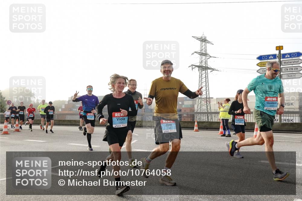 03.10.2026 - Köhlbrandbrückenlauf Michael Burmester http://msf.ph/oto/10764058 03.10.2026 09:15:58 Position 3 1591, 1590, 3, 2351 meine-sportfotos.de