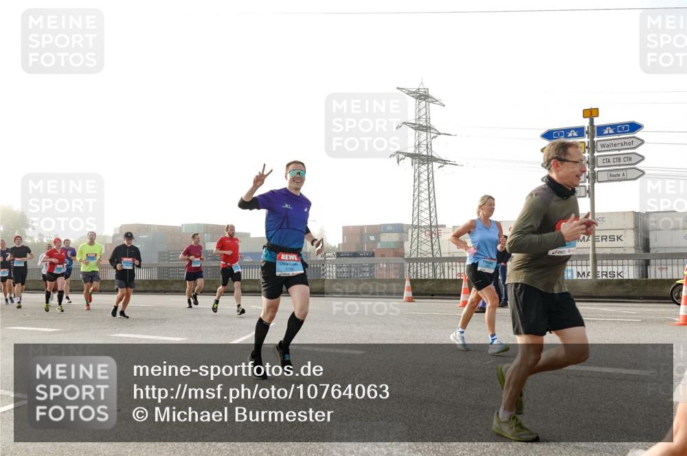 03.10.2026 - Köhlbrandbrückenlauf Michael Burmester http://msf.ph/oto/10764063 03.10.2026 09:15:59 Position 3 3704 meine-sportfotos.de