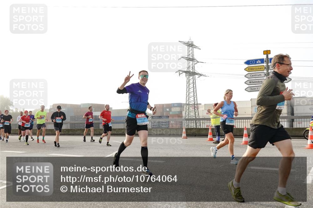 03.10.2026 - Köhlbrandbrückenlauf Michael Burmester http://msf.ph/oto/10764064 03.10.2026 09:16:00 Position 3 3 meine-sportfotos.de