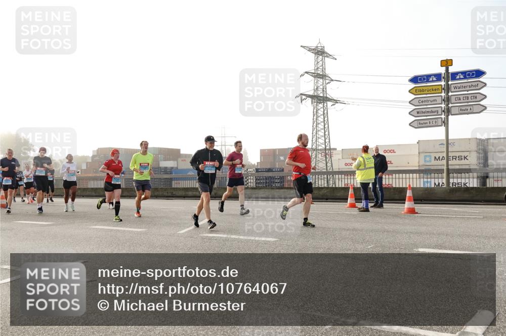 03.10.2026 - Köhlbrandbrückenlauf Michael Burmester http://msf.ph/oto/10764067 03.10.2026 09:16:01 Position 3  meine-sportfotos.de