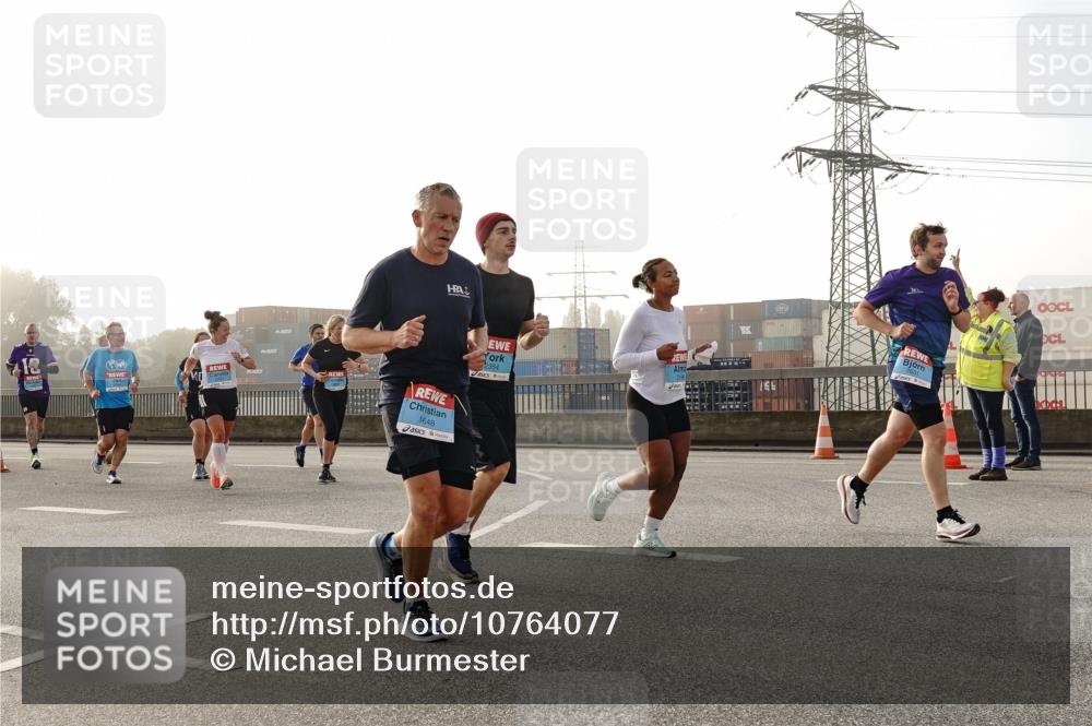 03.10.2026 - Köhlbrandbrückenlauf Michael Burmester http://msf.ph/oto/10764077 03.10.2026 09:16:04 Position 3 18, 1648, 2354 meine-sportfotos.de