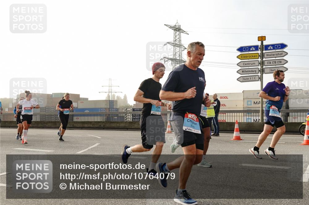 03.10.2026 - Köhlbrandbrückenlauf Michael Burmester http://msf.ph/oto/10764079 03.10.2026 09:16:05 Position 3 2354, 1648 meine-sportfotos.de