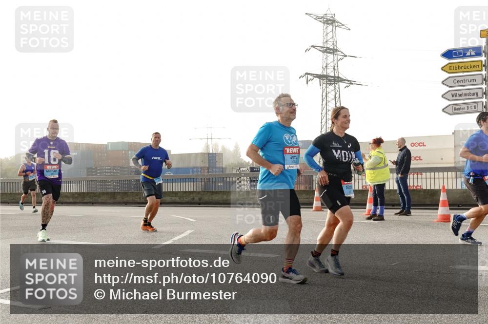 03.10.2026 - Köhlbrandbrückenlauf Michael Burmester http://msf.ph/oto/10764090 03.10.2026 09:16:08 Position 3 39, 16, 2284 meine-sportfotos.de