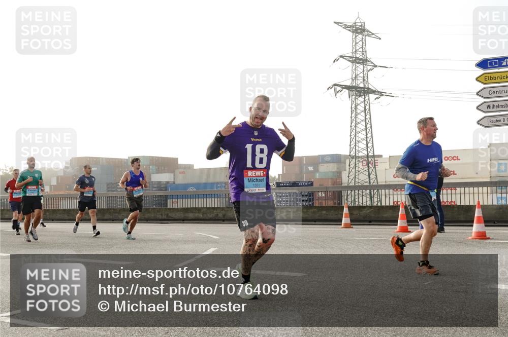 03.10.2026 - Köhlbrandbrückenlauf Michael Burmester http://msf.ph/oto/10764098 03.10.2026 09:16:09 Position 3 39, 18, 1551 meine-sportfotos.de