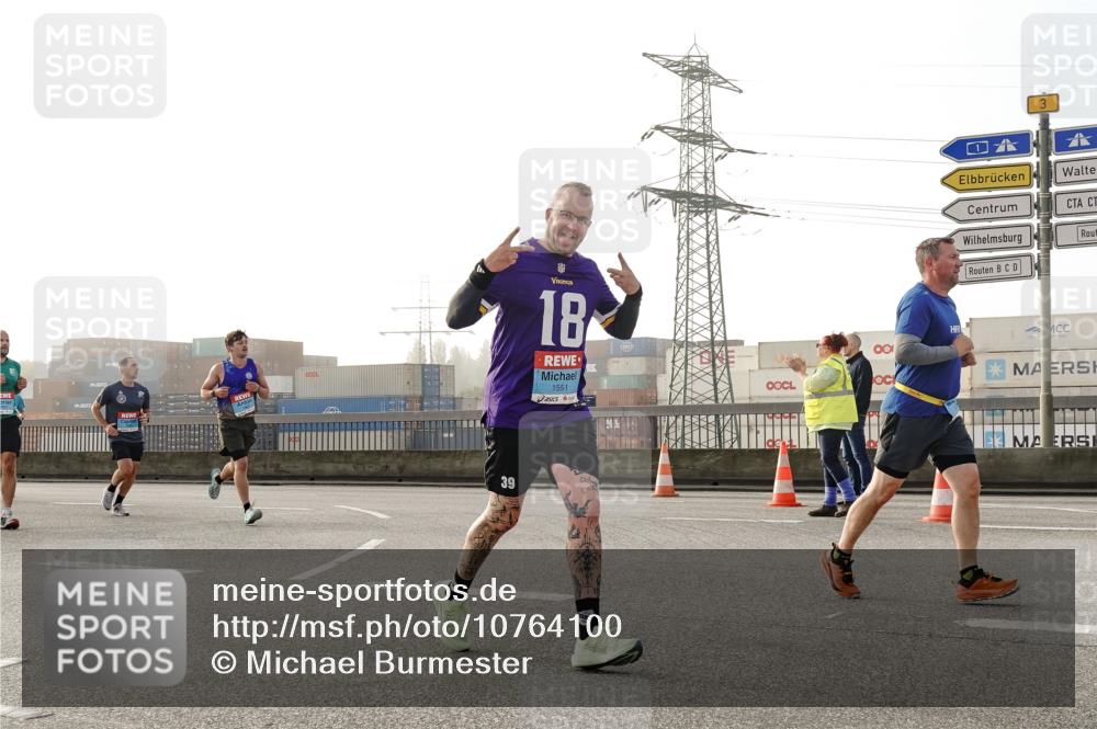 03.10.2026 - Köhlbrandbrückenlauf Michael Burmester http://msf.ph/oto/10764100 03.10.2026 09:16:10 Position 3 39, 18, 1551, 00 meine-sportfotos.de