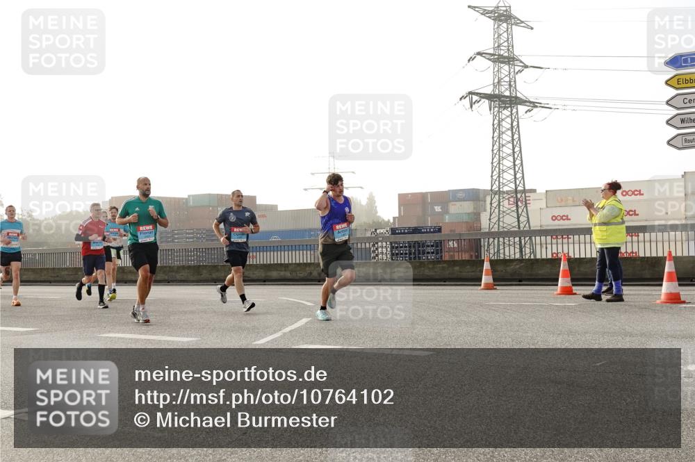 03.10.2026 - Köhlbrandbrückenlauf Michael Burmester http://msf.ph/oto/10764102 03.10.2026 09:16:10 Position 3 1 meine-sportfotos.de