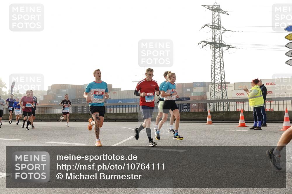 03.10.2026 - Köhlbrandbrückenlauf Michael Burmester http://msf.ph/oto/10764111 03.10.2026 09:16:13 Position 3 1554 meine-sportfotos.de