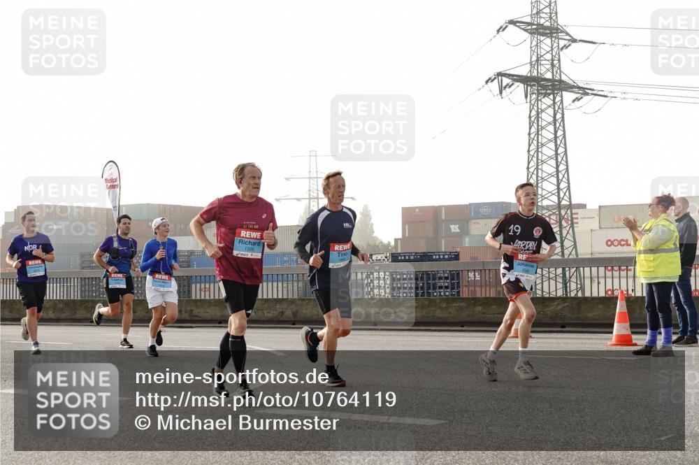 03.10.2026 - Köhlbrandbrückenlauf Michael Burmester http://msf.ph/oto/10764119 03.10.2026 09:16:16 Position 3 42, 195, 1326, 1645, 19 meine-sportfotos.de