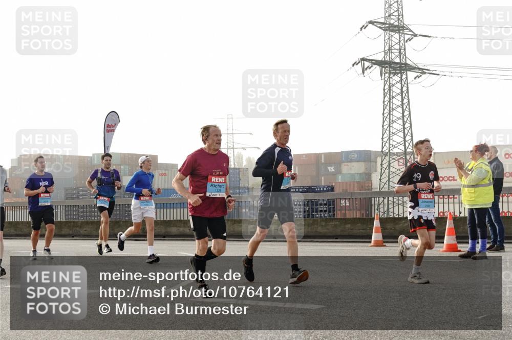 03.10.2026 - Köhlbrandbrückenlauf Michael Burmester http://msf.ph/oto/10764121 03.10.2026 09:16:16 Position 3 42, 195, 1326 meine-sportfotos.de