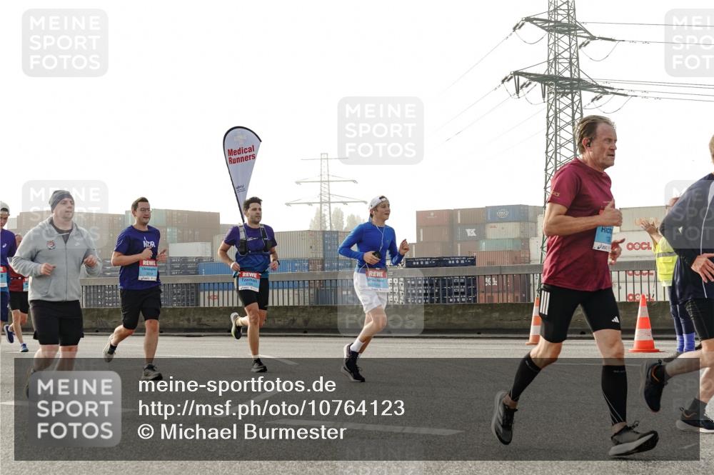 03.10.2026 - Köhlbrandbrückenlauf Michael Burmester http://msf.ph/oto/10764123 03.10.2026 09:16:17 Position 3  meine-sportfotos.de