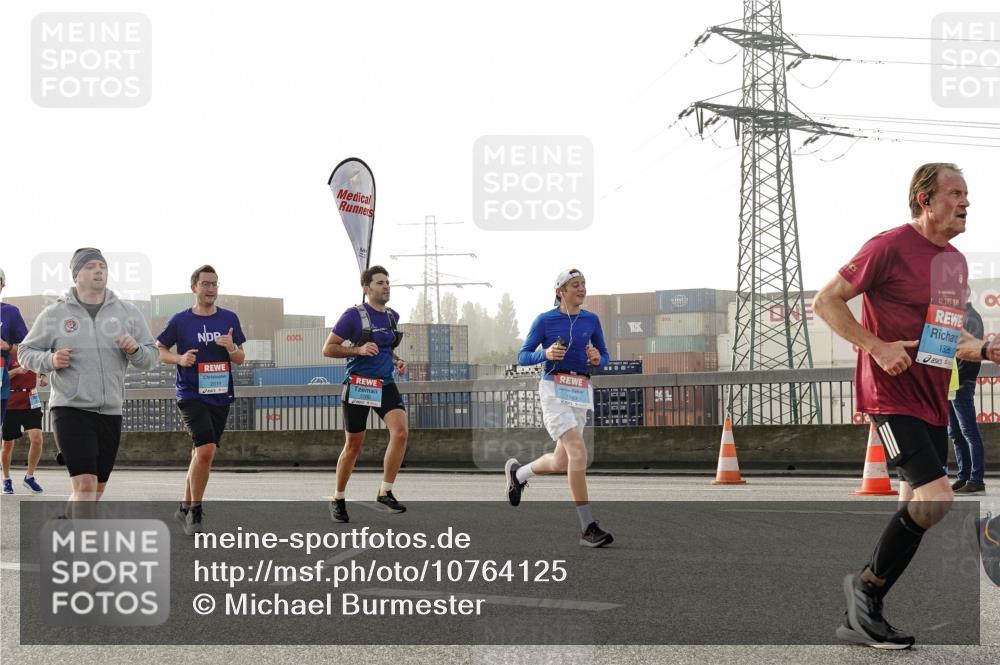 03.10.2026 - Köhlbrandbrückenlauf Michael Burmester http://msf.ph/oto/10764125 03.10.2026 09:16:17 Position 3 42, 195, 1326 meine-sportfotos.de