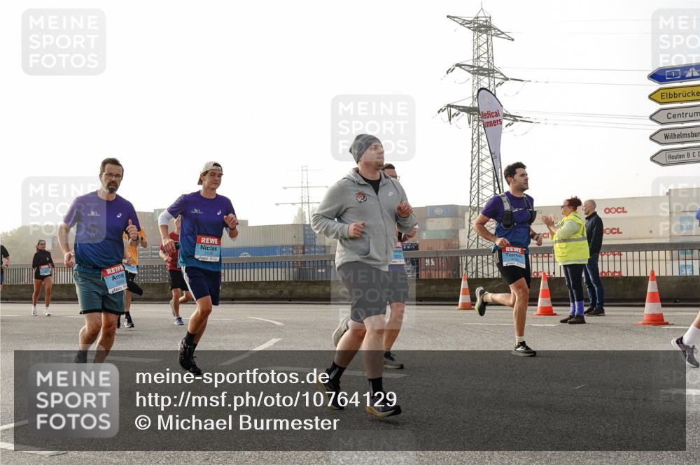 03.10.2026 - Köhlbrandbrückenlauf Michael Burmester http://msf.ph/oto/10764129 03.10.2026 09:16:19 Position 3  meine-sportfotos.de
