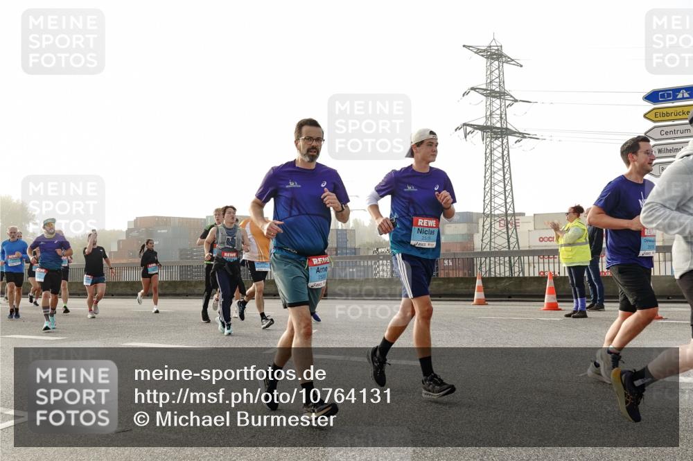 03.10.2026 - Köhlbrandbrückenlauf Michael Burmester http://msf.ph/oto/10764131 03.10.2026 09:16:19 Position 3 2520, 2515, 1 meine-sportfotos.de