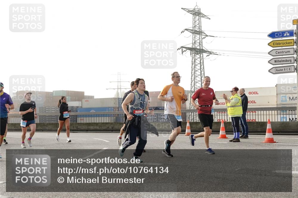 03.10.2026 - Köhlbrandbrückenlauf Michael Burmester http://msf.ph/oto/10764134 03.10.2026 09:16:21 Position 3  meine-sportfotos.de
