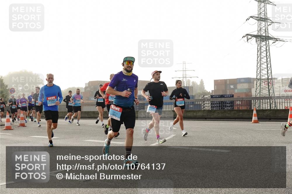 03.10.2026 - Köhlbrandbrückenlauf Michael Burmester http://msf.ph/oto/10764137 03.10.2026 09:16:22 Position 3 189, 2417, 3866 meine-sportfotos.de