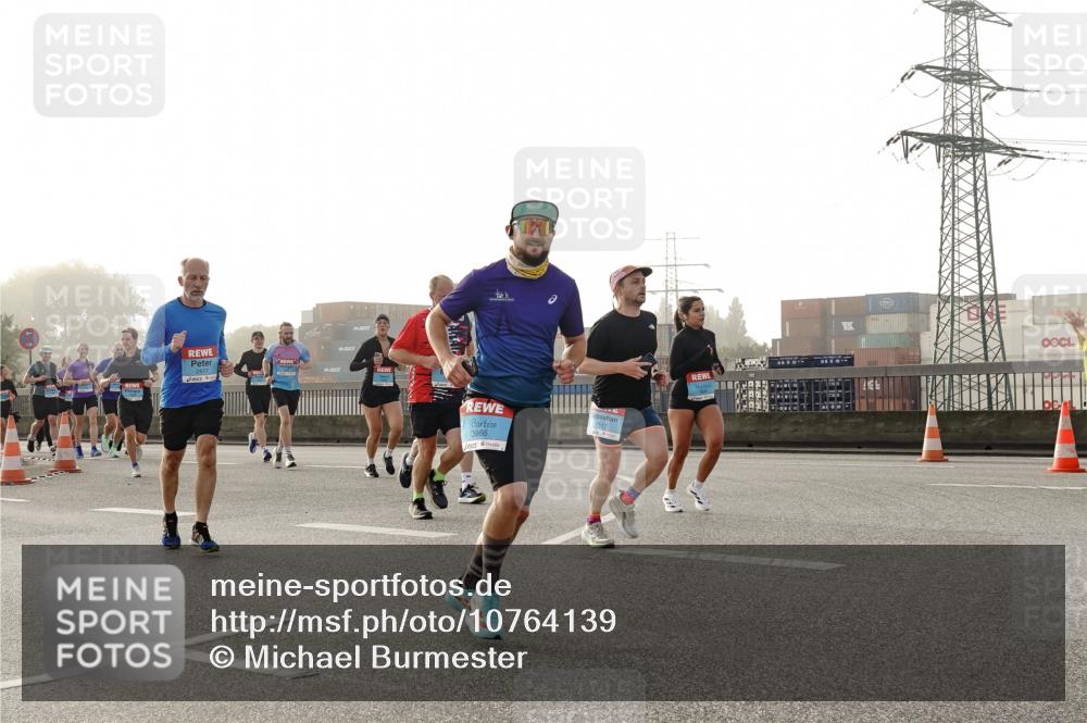 03.10.2026 - Köhlbrandbrückenlauf Michael Burmester http://msf.ph/oto/10764139 03.10.2026 09:16:22 Position 3 2417, 3866, 2517 meine-sportfotos.de