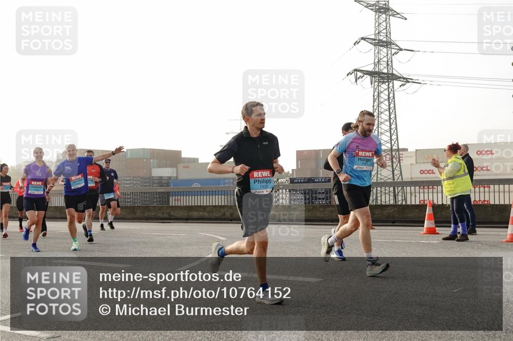 03.10.2026 - Köhlbrandbrückenlauf Michael Burmester http://msf.ph/oto/10764152 03.10.2026 09:16:26 Position 3 1339 meine-sportfotos.de
